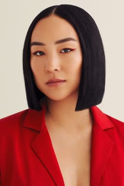 Greta  Lee