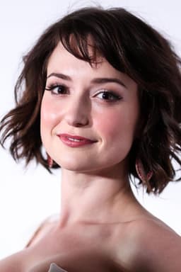 Milana  Vayntrub